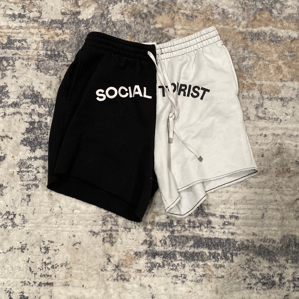 Social Tourist Logo Dad Short 5”